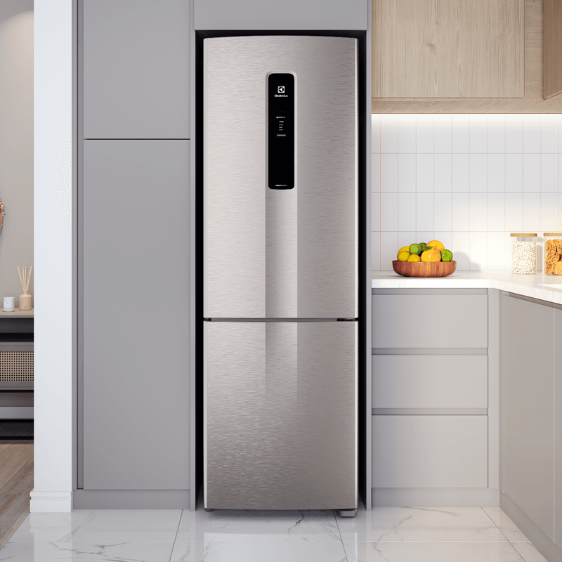 Geladeira-Electrolux-Inverse-Efficient-com-AutoSense-400L-INOX-DB44S-ambientada